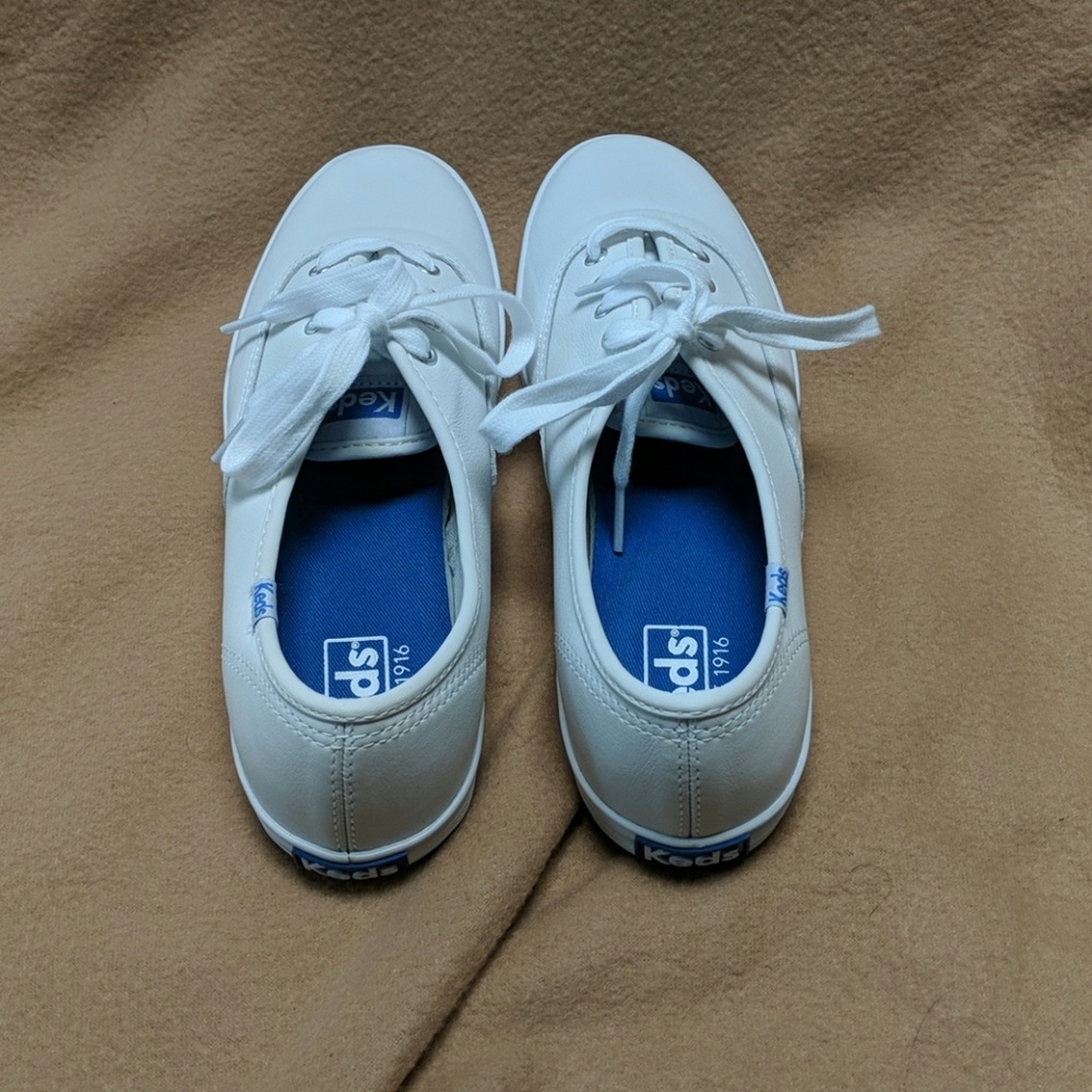 NEW! White Leather Keds size 7! - Picture 3 of 5